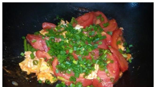 西红柿炒鸡蛋，烹饪顺序很重要，很多人放反，难怪不好吃