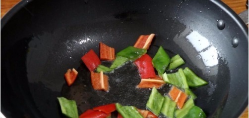 腐竹|香菇便宜又好吃,配上腐竹这样做,汤汁浓郁味道鲜美,特别下饭