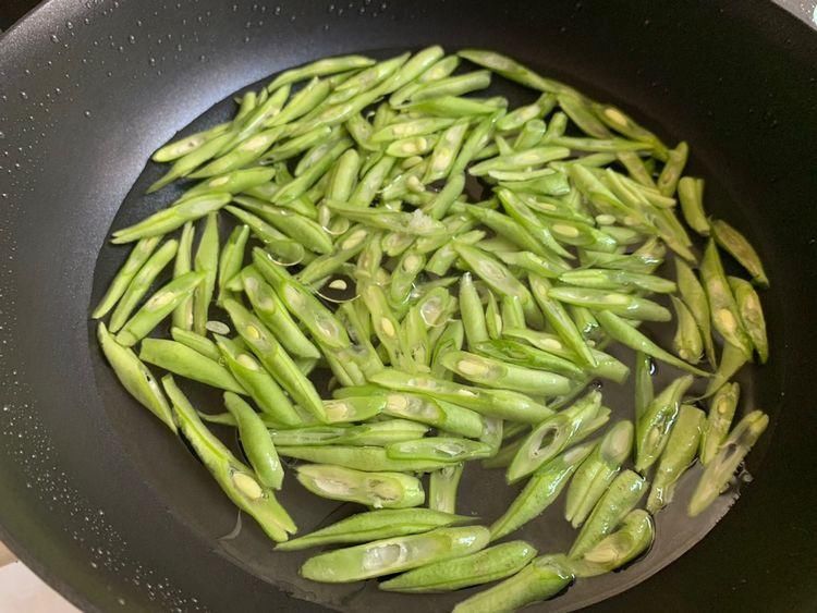 肉末|它是蔬菜中的“补钙王”，2块钱1斤，很多人都把它忽略了