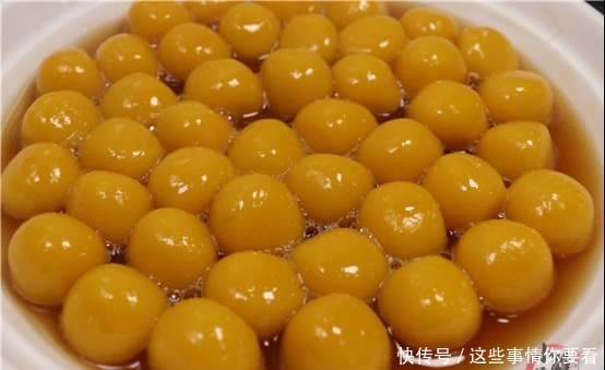 南瓜别做南瓜饼了，教你一种新吃法，比大鱼大肉香，比汤圆还解馋