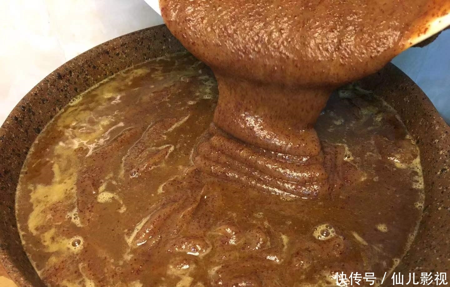 冬天女人手脚冰凉就喝它,每天一杯,驱寒又暖胃,做一次喝一个月