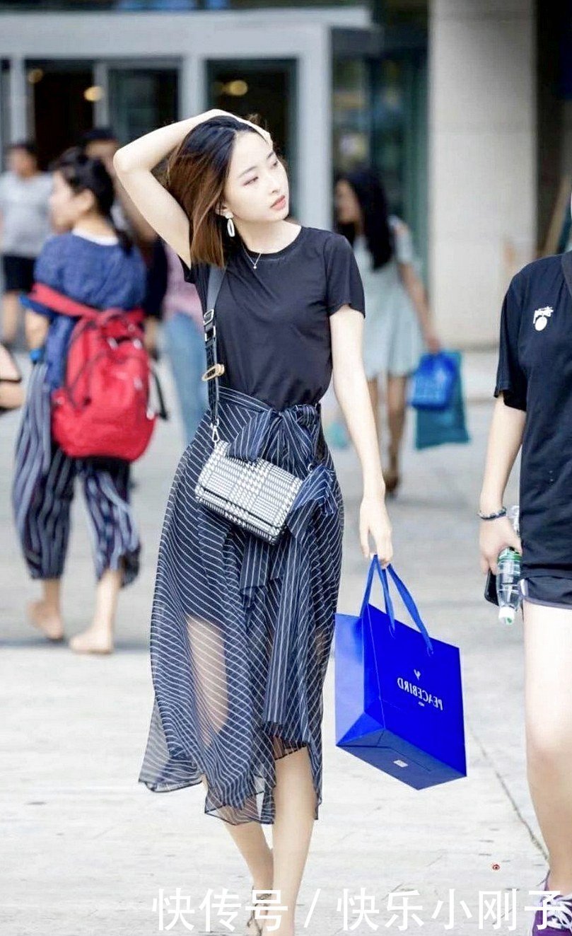 样才可以|通常穿搭寻求性格范,随时展现出优雅的造型!