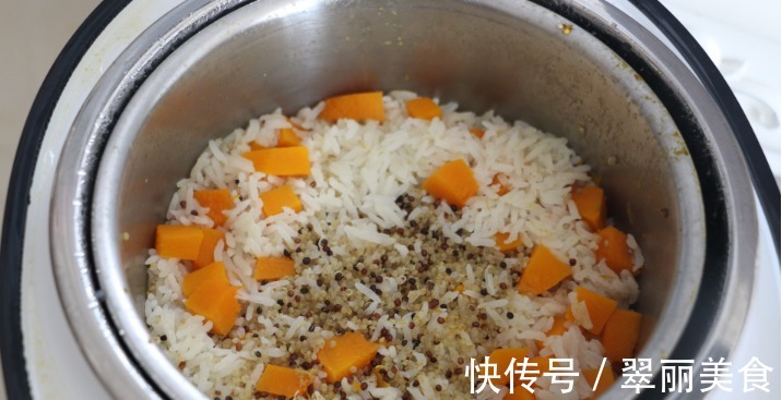 米饭|米饭这么蒸，又香又软，低糖又健康，1次吃2碗也不担心胖