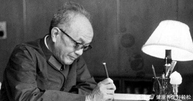 妻子|这个人是开国大将，无人不服，岳父被枪决前，他只说了5个字