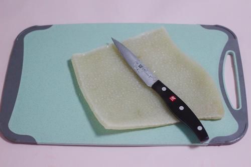  皮冻怎么做才能像饭店一样好吃，牢记2点，皮冻硬挺不碎，还不腥