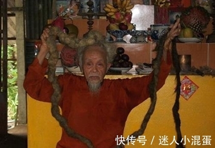 老汉|10岁的时候因为生了一场病,这个老汉72年不理发,不洗头!