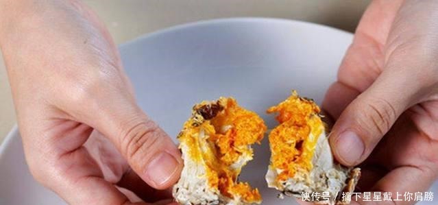 这才是吃螃蟹最正确的方法,吃那么多年螃蟹,你还是没搞明白!