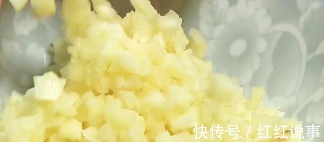 豆腐这样做，比肉还香，做法简单，一看就会，好吃又下饭！