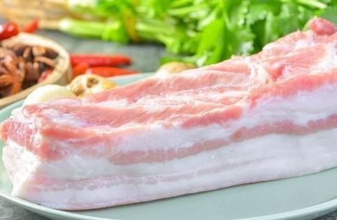 买五花肉,记得分清上五花和下五花,口感差别大,买错了不好吃