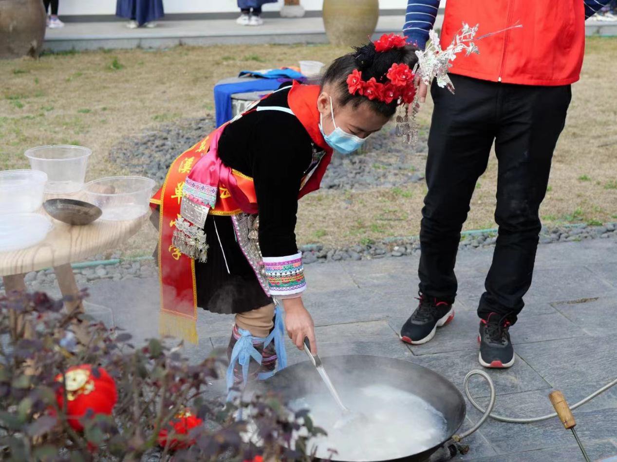 汤圆|做花灯、吃汤圆、猜灯谜，临海民族一家亲 共叙元宵情！