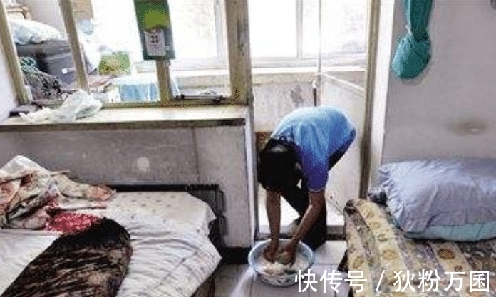 监控|女儿总粘着保姆,家人疑惑不解,查看家里监控,果断给保姆涨工资