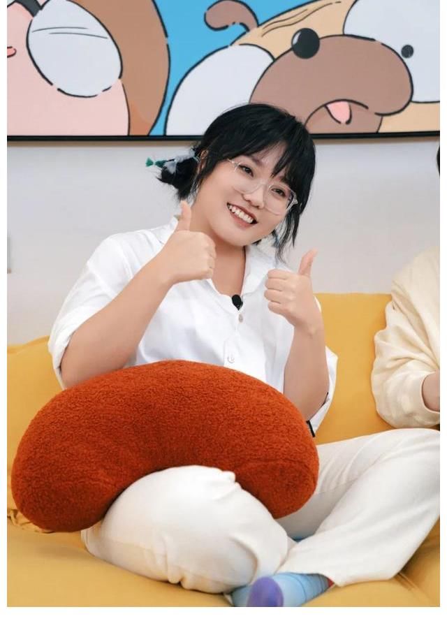 李雪琴的「小確喪」式綜藝感