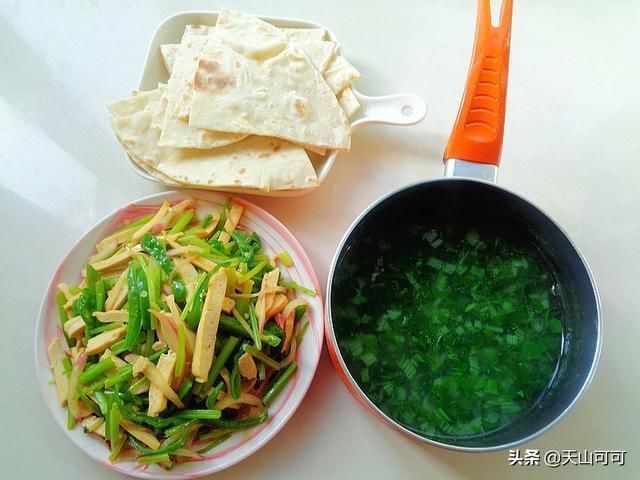 主食|早餐不知道吃什么?来我家看看,两主食加炒菜汤羹,简单美味