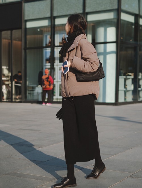 卫衣 女人再懒,冬天也不能乱穿衣!跟着博主这样穿羽绒服,超美!