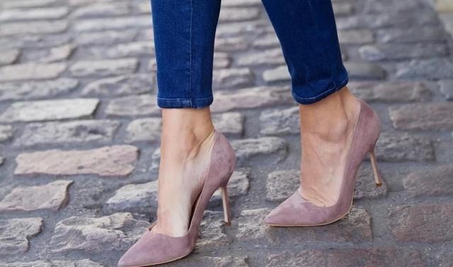 污渍 新买的鞋子不合脚怎么办鞋子太小,一个塑料袋,就能变合脚