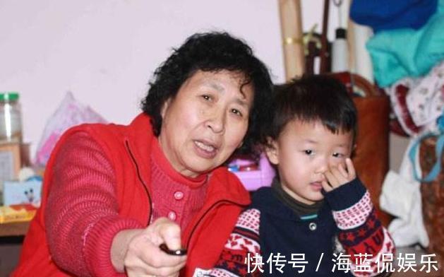 大城市|奶奶带孙子去酒席,之后被全村“拉黑”,村民不会带孩子就别带