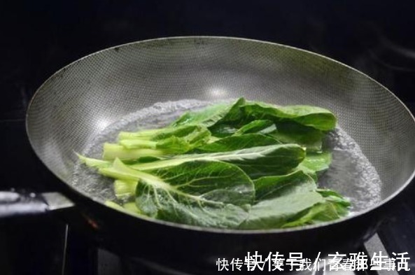回事|这6类蔬菜，不焯水不要吃，再懒也不能省，关乎健康，别不当回事