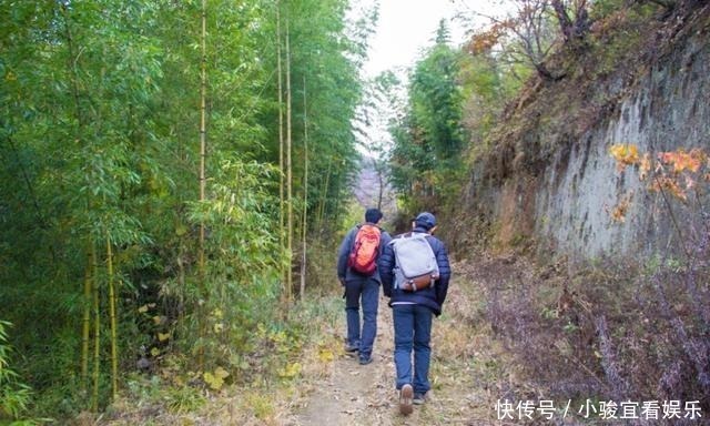 与别的房子相比，秦岭山中这户人家的老房子，有两个与众不同之处