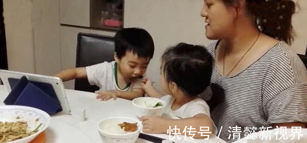 制服|哥哥不好好吃饭,两岁多的妹妹一招制服,想生二胎