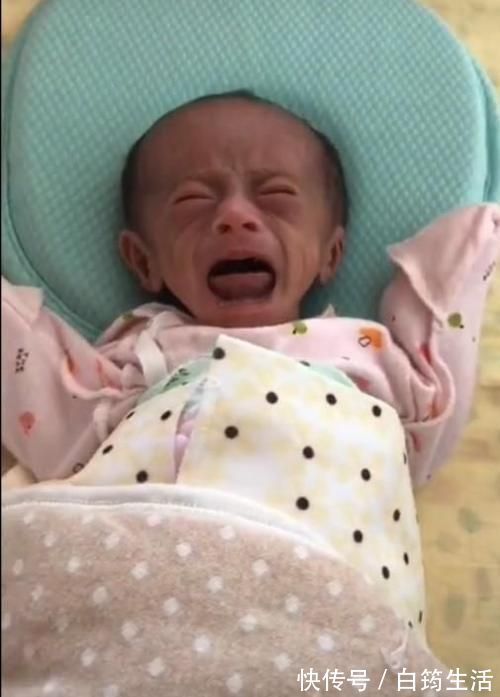 外星人|宝宝刚出生时像个外星人,宝妈坚持抚养,一年后:还好当时没丢