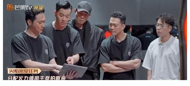 林志炫|《披荆斩棘的哥哥》陈小春喜剧人实锤，张晋套路林志炫，惨遭打脸