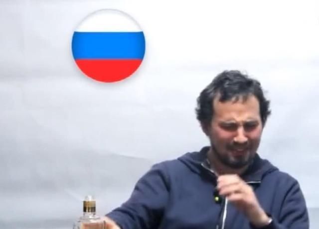 当老外遇上中国白酒,战斗民族喝完瞬间被打败,美国人竖起拇指