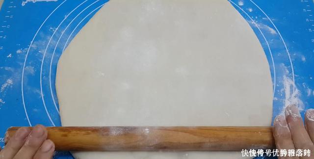 烧饼这样做才香酥,锅里烙一烙,比买的还好吃,咬一口就香酥掉渣