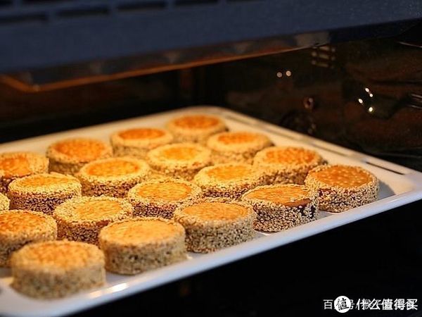 紫薯别再蒸着吃了，试试这样做，奶味浓郁，香软可口，太好吃了