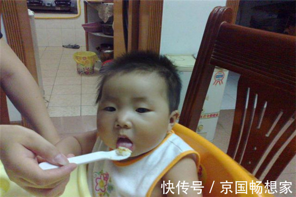 家长|三类食物不适合给孩子吃,影响健康不说还耽误长个,家长别再喂