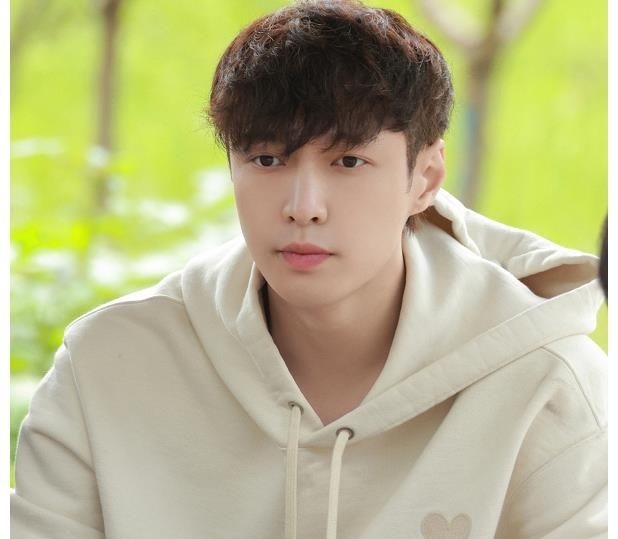 5大綜藝勢力榜排名揭曉，頂流藝人難撐數(shù)據(jù)，00后愛豆后來居上