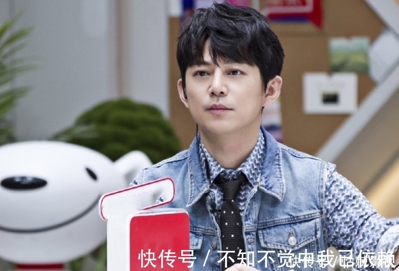 他面試的時(shí)候被稱為“教科書級別”,履歷豐富,從容自信