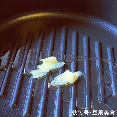 秋葵鸡蛋炒虾仁|#少盐饮食 轻松生活#秋葵鸡蛋炒虾仁