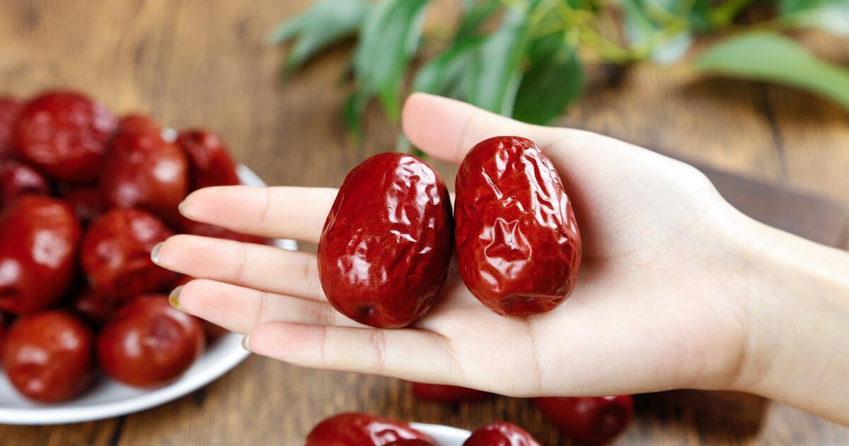 桑葚干|中老年群体,少吃点鸭肉猪肉,多来点这些食物,腿脚有力气身体棒