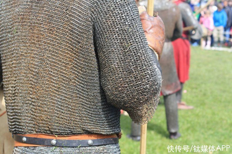 链甲|Nature：“反牛顿”的高科技版“软猬甲”问世，一作为华人科学家