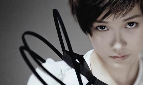  这次|李宇春深陷“抄袭风波”，网上舆论一边倒：春哥这次要玩完了？