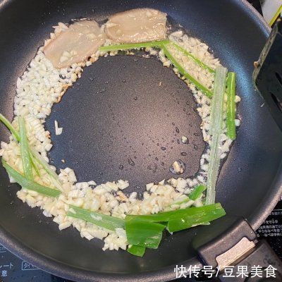 茄子面|邻居开店月入10万，竟然是全靠随意茄子面