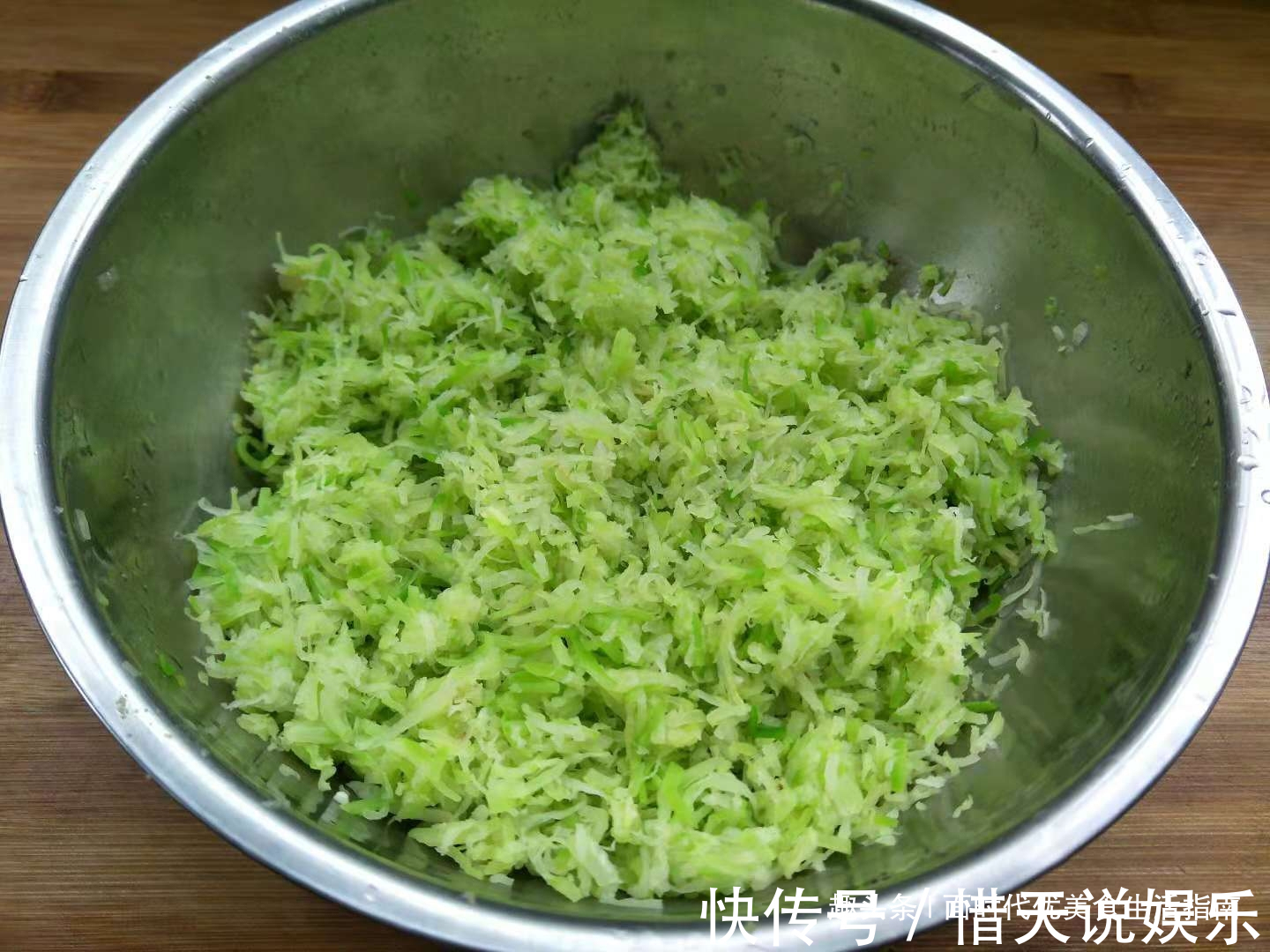 冬天用它包饺子太香了，5毛钱一斤，鲜嫩多汁，增强抵抗力少得病