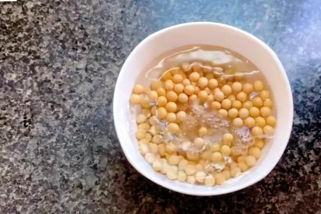 排骨|夏季，经常熬夜要多喝这汤，3样食材简单一煲，汤鲜味美，还下火