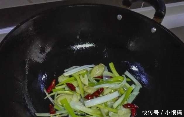 色香味|色香味俱全的这道三杯鸡,能让你胃口大开,多吃一碗饭!