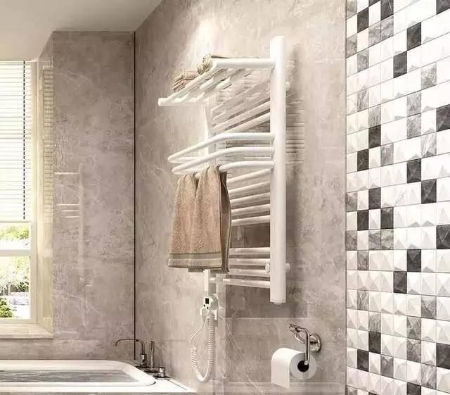 浴霸|卫生间浴霸已经过时了现在流行装这种，不仅暖还能烘衣服