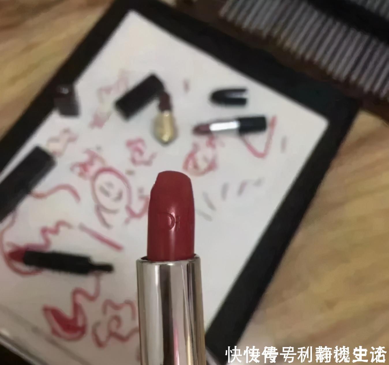 破坏|“毁口红”火了?小学生和中学生先忍了,看到大学生操作:土豪吧