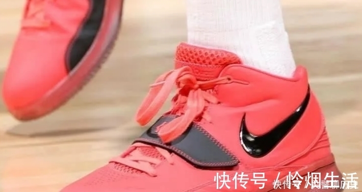 nike 怎样在大学打球吸引女生注意?这5双高颜值球鞋必不可少!