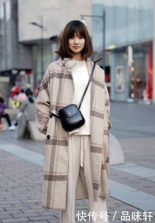 女人|女人穿大衣还在配裙子?俗!学明星这么穿,实在美