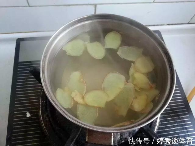 生姜切1刀丢盆里，7天发芽，半年变成“1桶姜”！