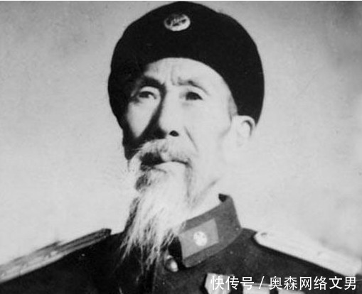 授衔|此人82岁被授衔中将,却不愿剪胡子,主席笑说:给他批个特例吧