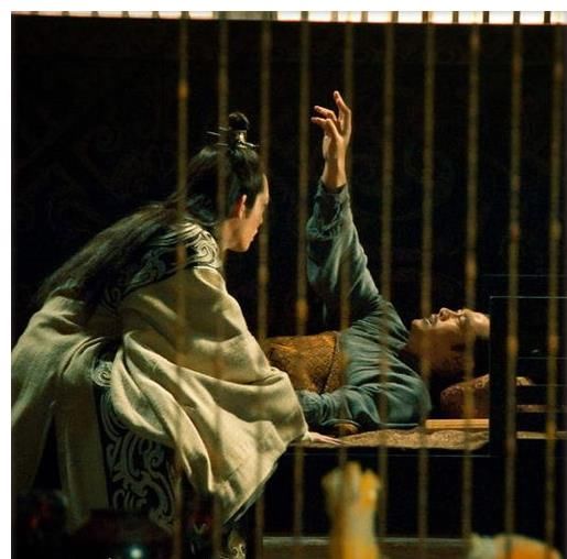 草船借箭|草船借箭周瑜为何让诸葛亮造十万支箭，若是十万支弓，结果如何