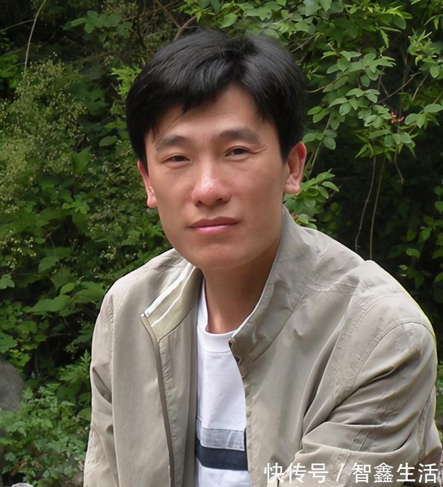 楷书#以楷书名世的荆霄鹏和李淼,二人相比较,谁的行书更胜一筹?