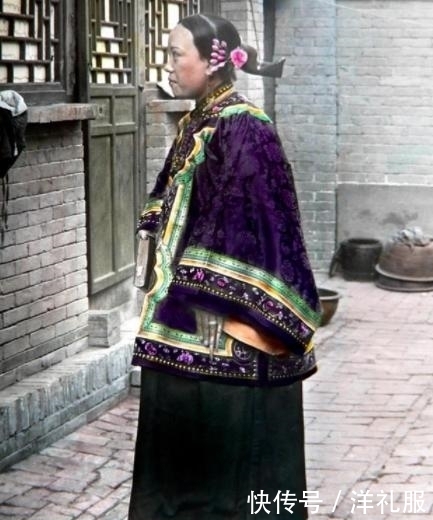 长相|罕见的晚清上色照,宫女长相让人不想看第二眼,图五是真正贵妇人