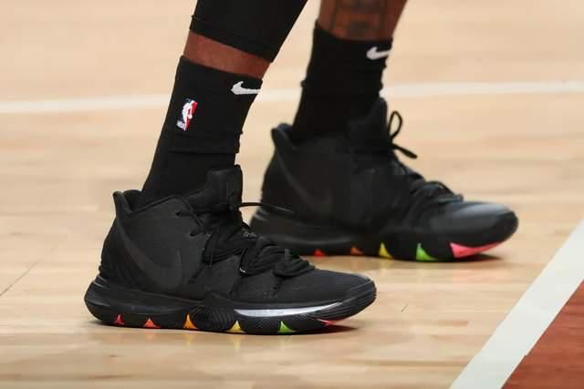 NBA球员上脚：Kobe9全明星配色，范乔丹的闪击7很帅