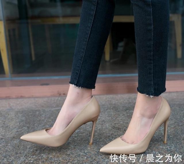 时尚 细跟鞋外观靓丽时尚,彰显女人独特的魅力!